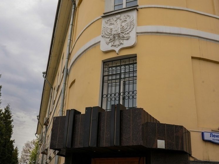 За удары палкой по воротам тулячка заплатит 270 тыс по решению суда