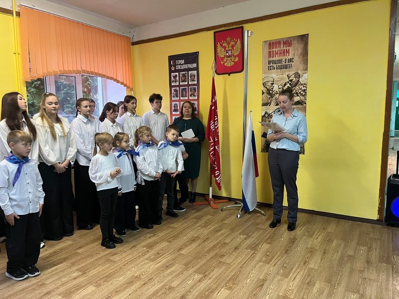 Новая учебная неделя в нашей школе началась ярко и торжественно!