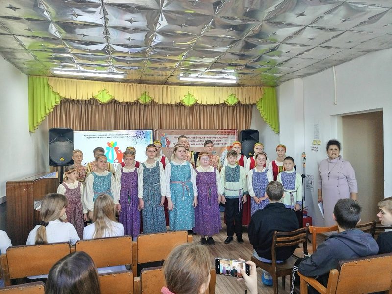 Концерт «Мы мир раскрасим голосами» в Куртамышской ДШИ им. Н.П. Устюжанина